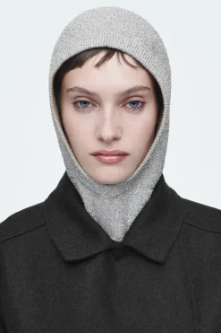BALACLAVA DE LANA BRILLANTE*COS Fashion
