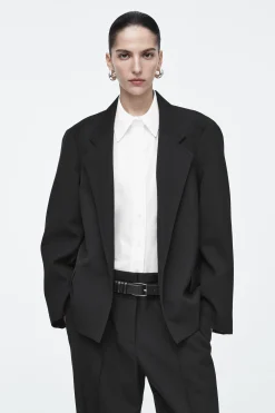 BLAZER OVERSIZE DE HOMBROS EXAGERADOS*COS Fashion