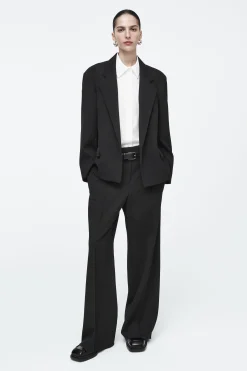 BLAZER OVERSIZE DE HOMBROS EXAGERADOS*COS Fashion