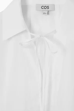 BLUSA CON ESCOTE DE PICO CON TIRAS DE ANUDAR*COS Best