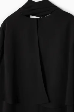 BLUSA CON PAÑUELO Y DETALLE DE CAPA*COS Sale
