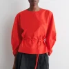 BLUSA CON VOLANTE Y DETALLE DE CORDÓN*COS Fashion