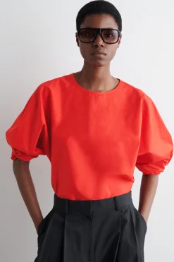 BLUSA CON VOLANTE Y DETALLE DE CORDÓN*COS Fashion