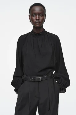 BLUSA DE CUELLO ALTO CON PLIEGUES*COS Online