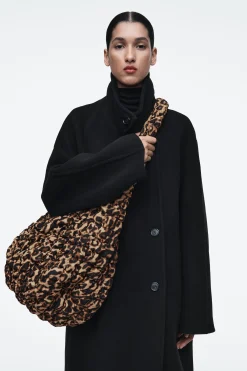 BOLSO BANDOLERA ACOLCHADO OVERSIZE*COS Hot