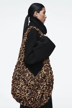 BOLSO BANDOLERA ACOLCHADO OVERSIZE*COS Hot