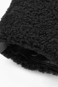 BOLSO BANDOLERA DE BORREGUITO*COS Online
