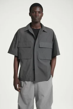 CAMISA FUNCIONAL OVERSIZE DE MANGA CORTA*COS Clearance