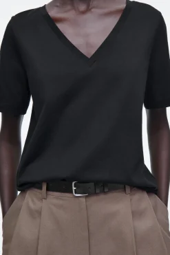 CAMISETA CUELLO DE PICO 24/7 REGULAR FIT*COS Hot