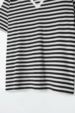 CAMISETA CUELLO DE PICO 24/7 REGULAR FIT*COS Best