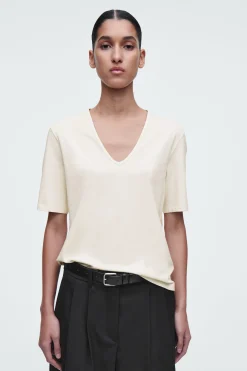 CAMISETA DE ALGODÓN CON CUELLO DE PICO*COS New