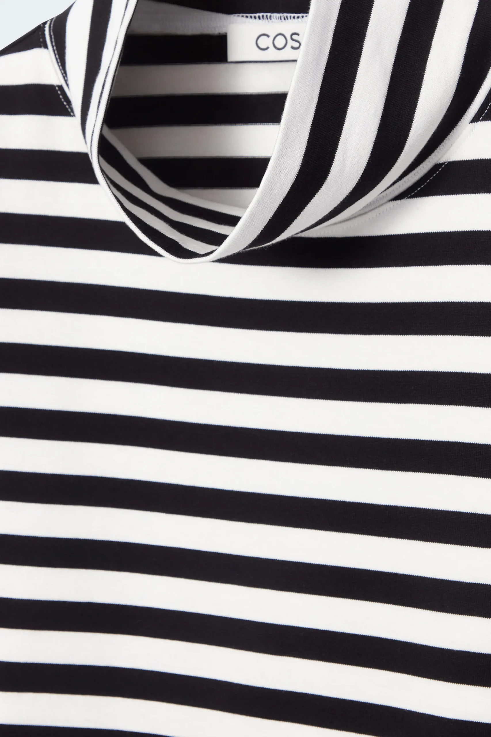 CAMISETA DE CUELLO ALTO A RAYAS CON MANGA LARGA*COS Outlet
