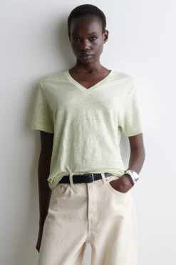 CAMISETA DE LINO CON CUELLO DE PICO*COS Online