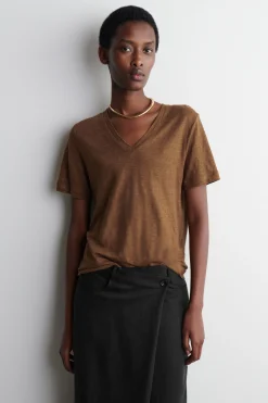 CAMISETA DE LINO CON CUELLO DE PICO*COS New