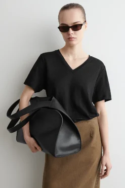 CAMISETA DE LINO CON CUELLO DE PICO*COS Outlet