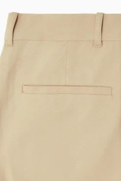 CHINOS DE SARGA DE PERNERAS RECTAS*COS Outlet