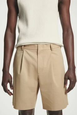 PANTALÓN CHINO CORTO*COS Fashion