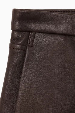 PANTALONES UTILITY DE PIEL DE BORDADO INGLÉS*COS Outlet