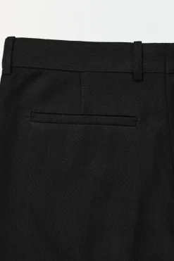 THE PLEATED TAILORED SHORTS*COS Outlet