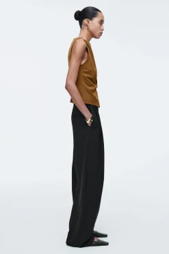 TOP CON DETALLE DE NUDO*COS Outlet