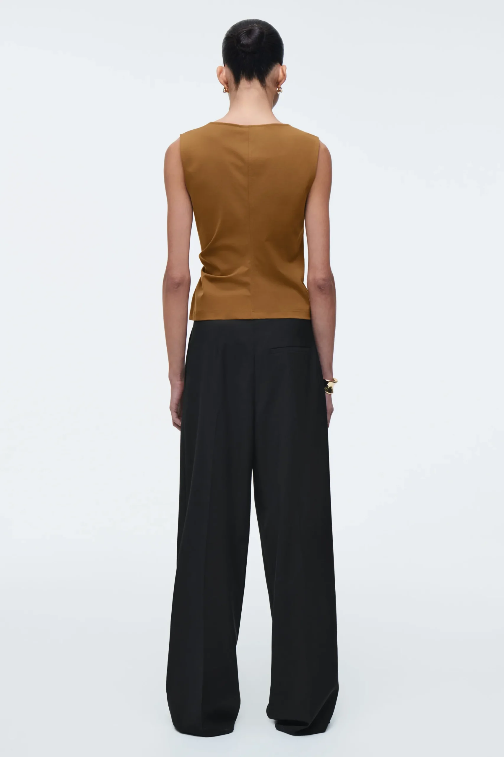 TOP CON DETALLE DE NUDO*COS Outlet