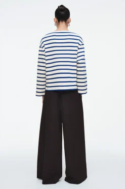 TOP DE RAYAS CON ESCOTE BARCO*COS Fashion