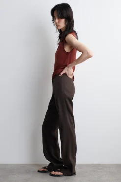 TOP SIN MANGAS CON CUELLO ALTO DRAPEADO*COS Online