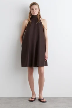 VESTIDO CORTO FLUIDO CON CUELLO HALTER*COS Fashion