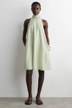 VESTIDO CORTO FLUIDO CON CUELLO HALTER*COS Fashion