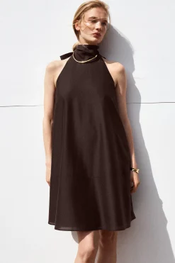 VESTIDO CORTO FLUIDO CON CUELLO HALTER*COS Fashion