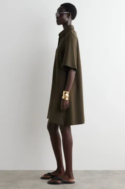 VESTIDO ELÁSTICO CON CUELLO DE POLO*COS Online