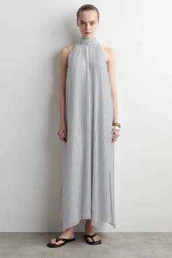 VESTIDO LARGO PLISADO CON CUELLO HALTER*COS Fashion
