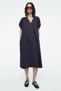 VESTIDO OVERSIZE CON MANGA FRUNCIDA Y ESCOTE EN V*COS Discount